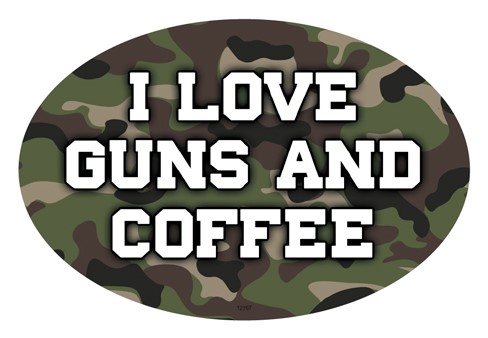 I love guns and coffee (camo bakgd)